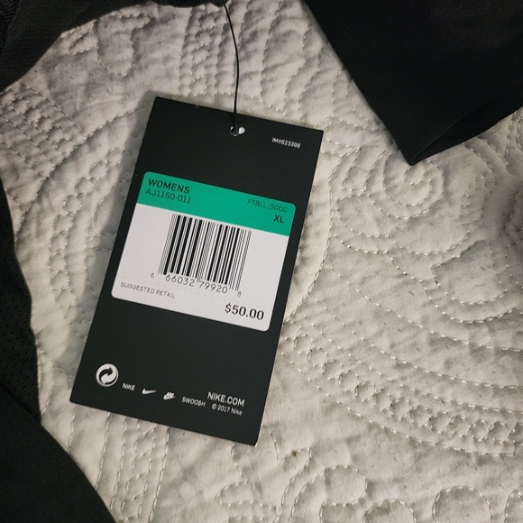 Nike Women’s Black Short Sleeve Dri-FIT Tee - Picture 5 of 5